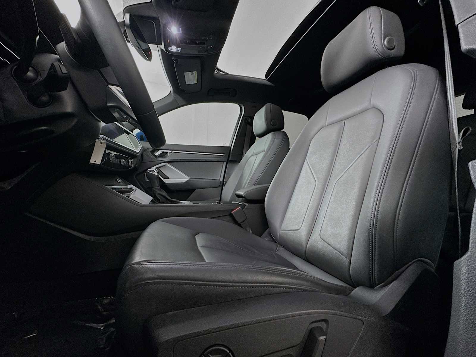 Certified 2022 Audi Q3 2.0T Premium w/ Convenience Package image 18