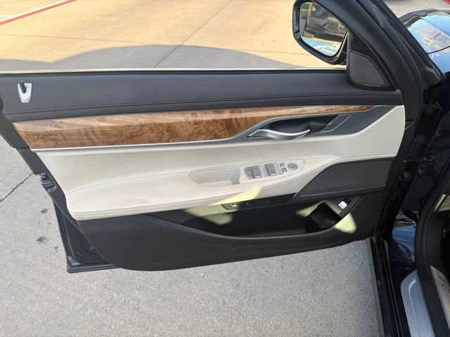 Used 2019 BMW 740i RWD image 9