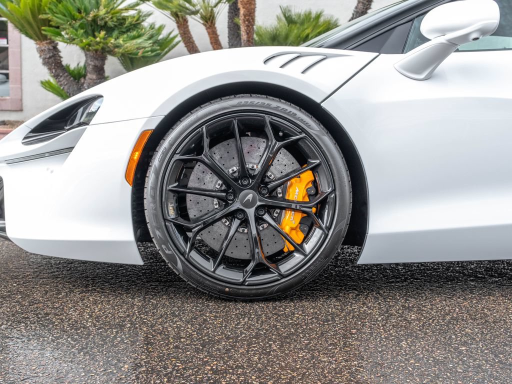New 2026 McLaren Artura RWD image 7