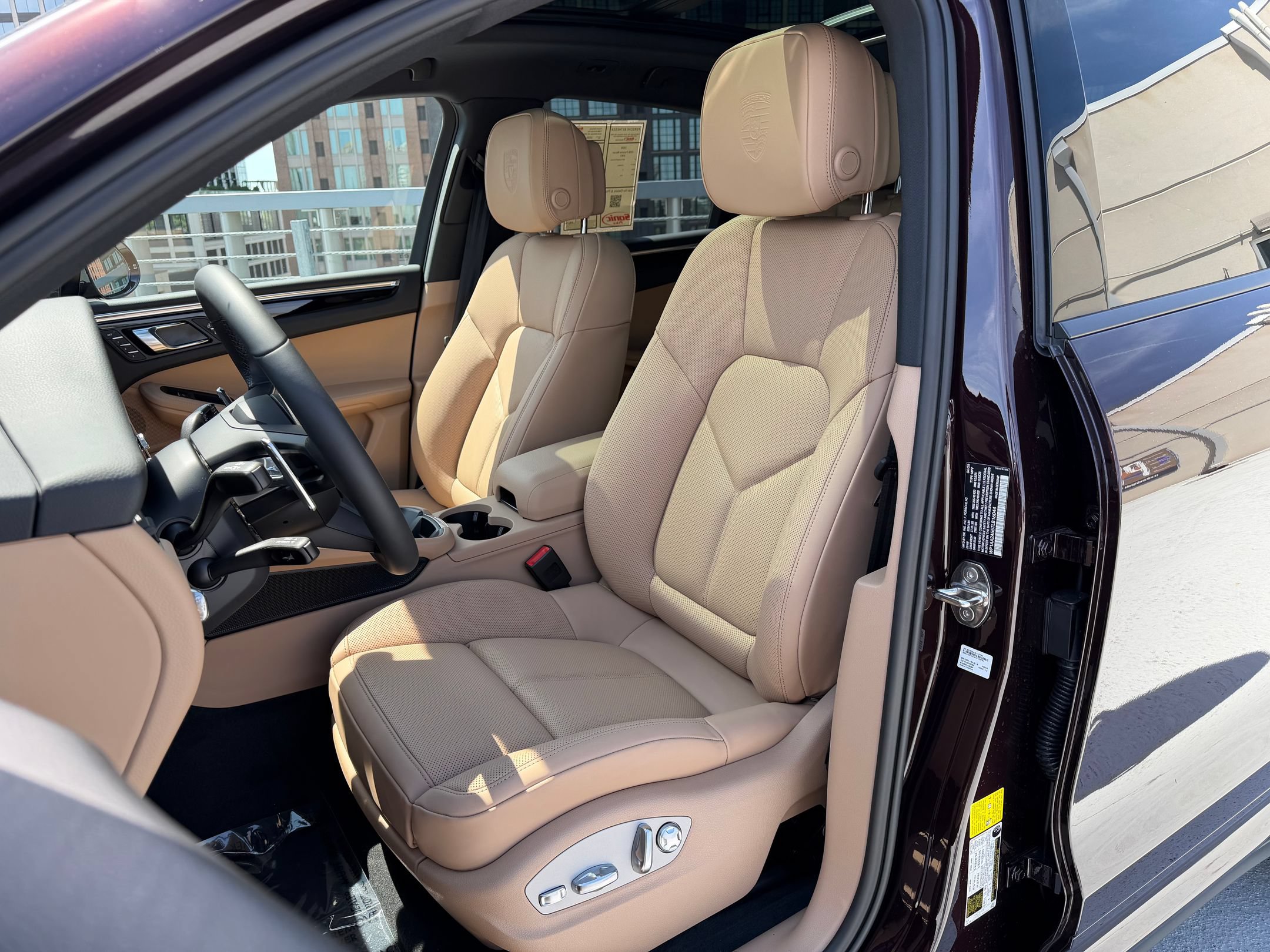 New 2026 Porsche Macan AWD/4WD image 5