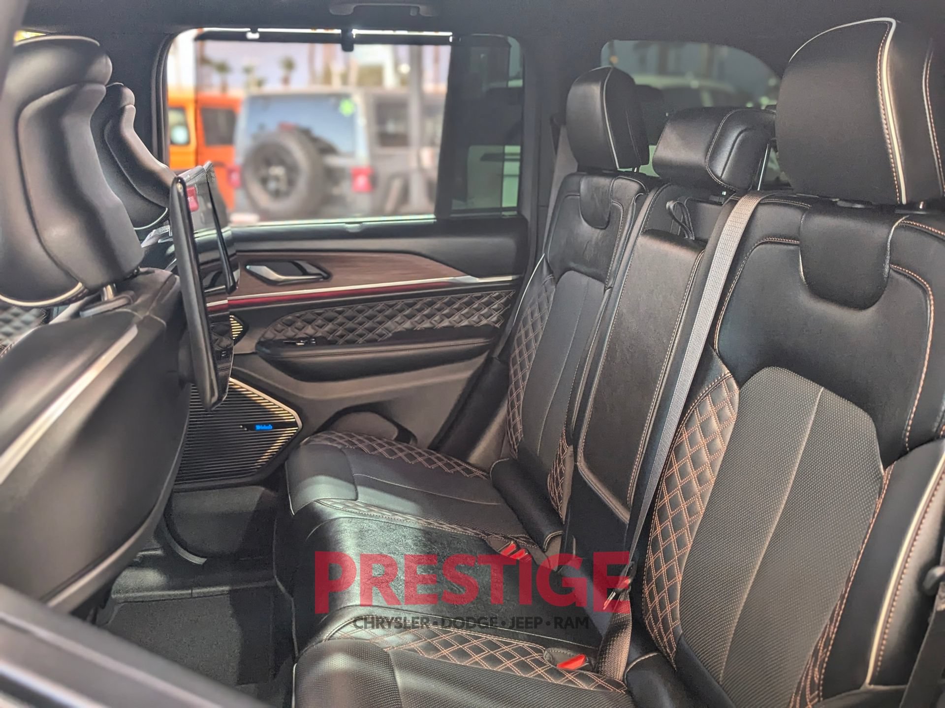 Used 2024 Jeep Grand Cherokee Summit w/ Adv Protech Group IV AWD/4WD image 34