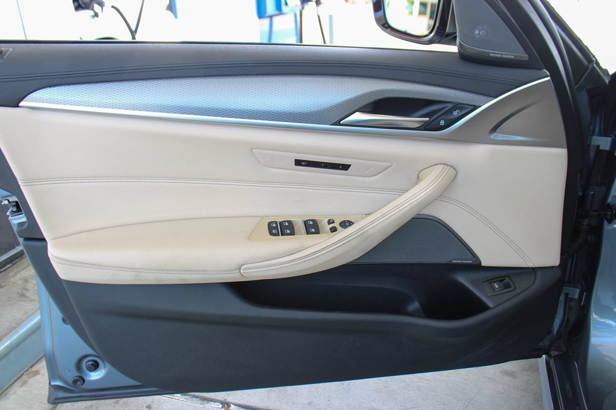 Used 2020 BMW M550i xDrive w/ Executive Package AWD/4WD image 44