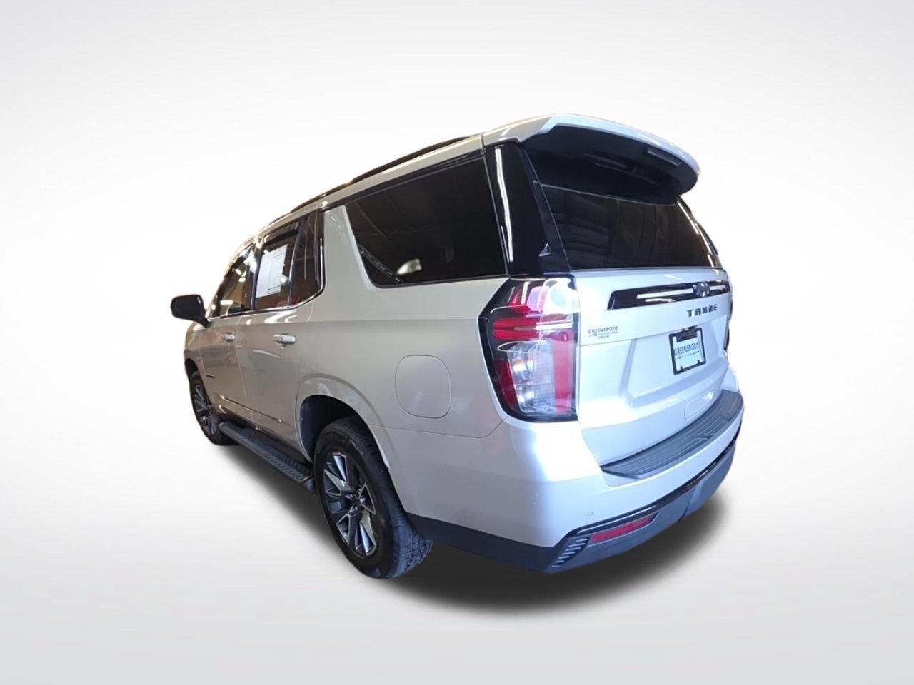 Used 2023 Chevrolet Tahoe Z71 w/ Luxury Package AWD/4WD image 5