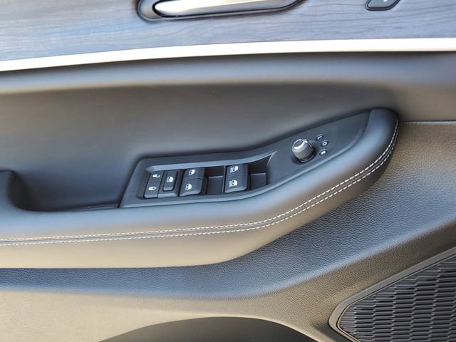 New 2025 Jeep Grand Cherokee Limited w/ Black Appearance Package image 13