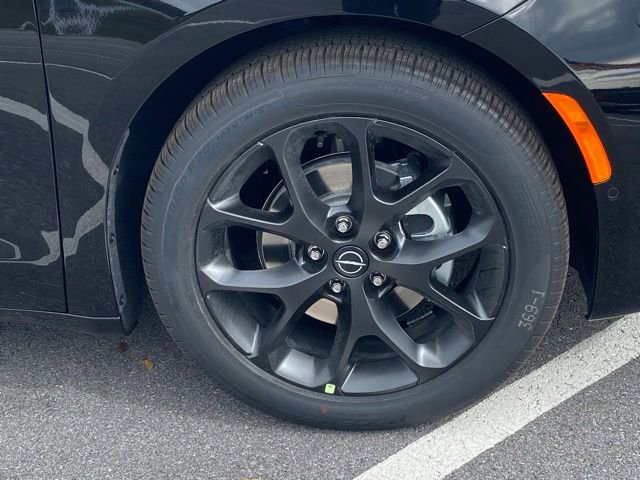 New 2026 Chrysler Pacifica Limited w/ S Appearance Package FWD image 10