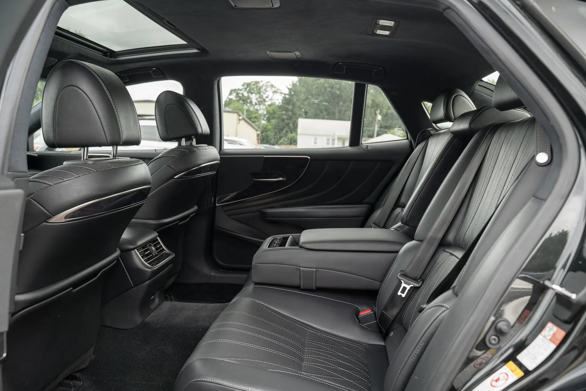 Used 2018 Lexus LS 500 AWD w/ Interior Upgrade Package image 9
