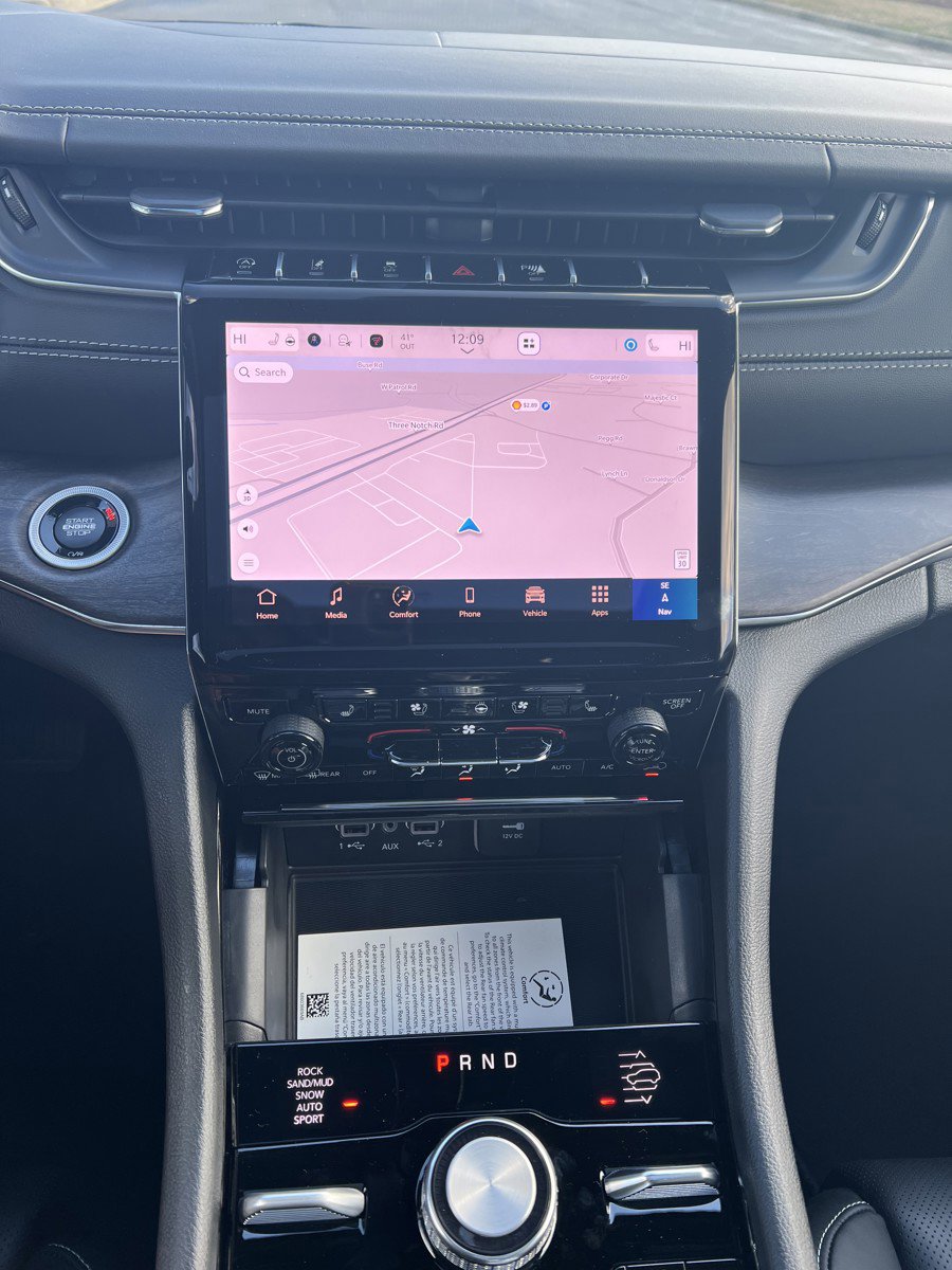 New 2025 Jeep Grand Cherokee L Overland w/ Luxury Tech Group IV image 29