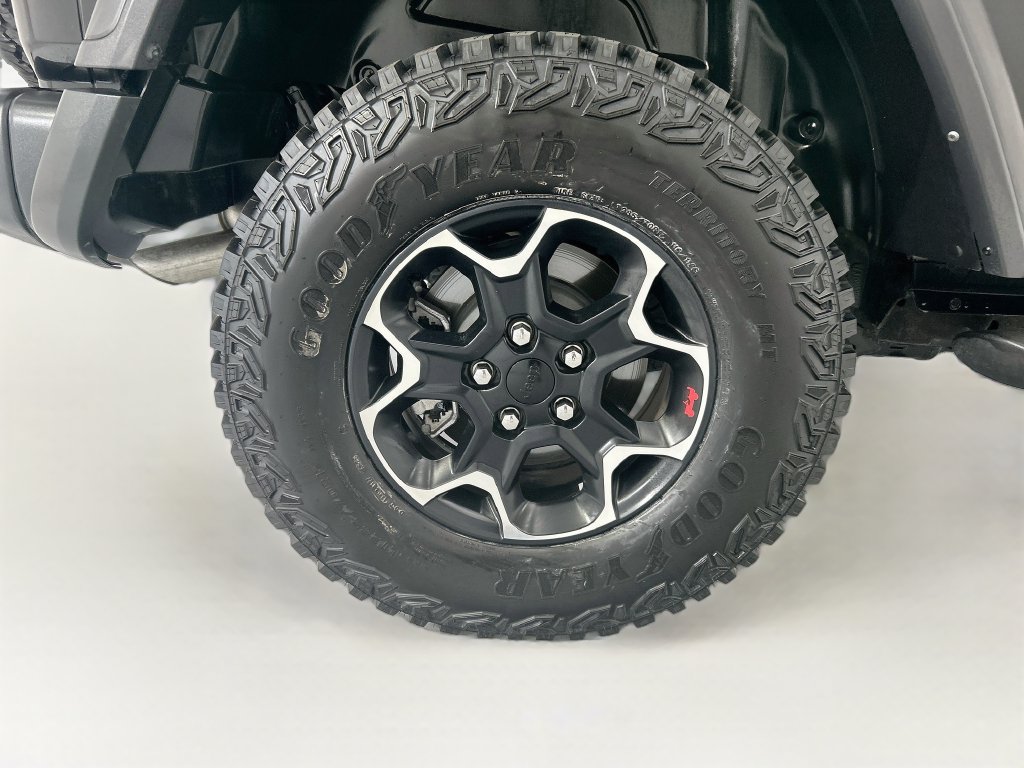 Used 2023 Jeep Wrangler Unlimited Rubicon w/ Cold Weather Group AWD/4WD image 32