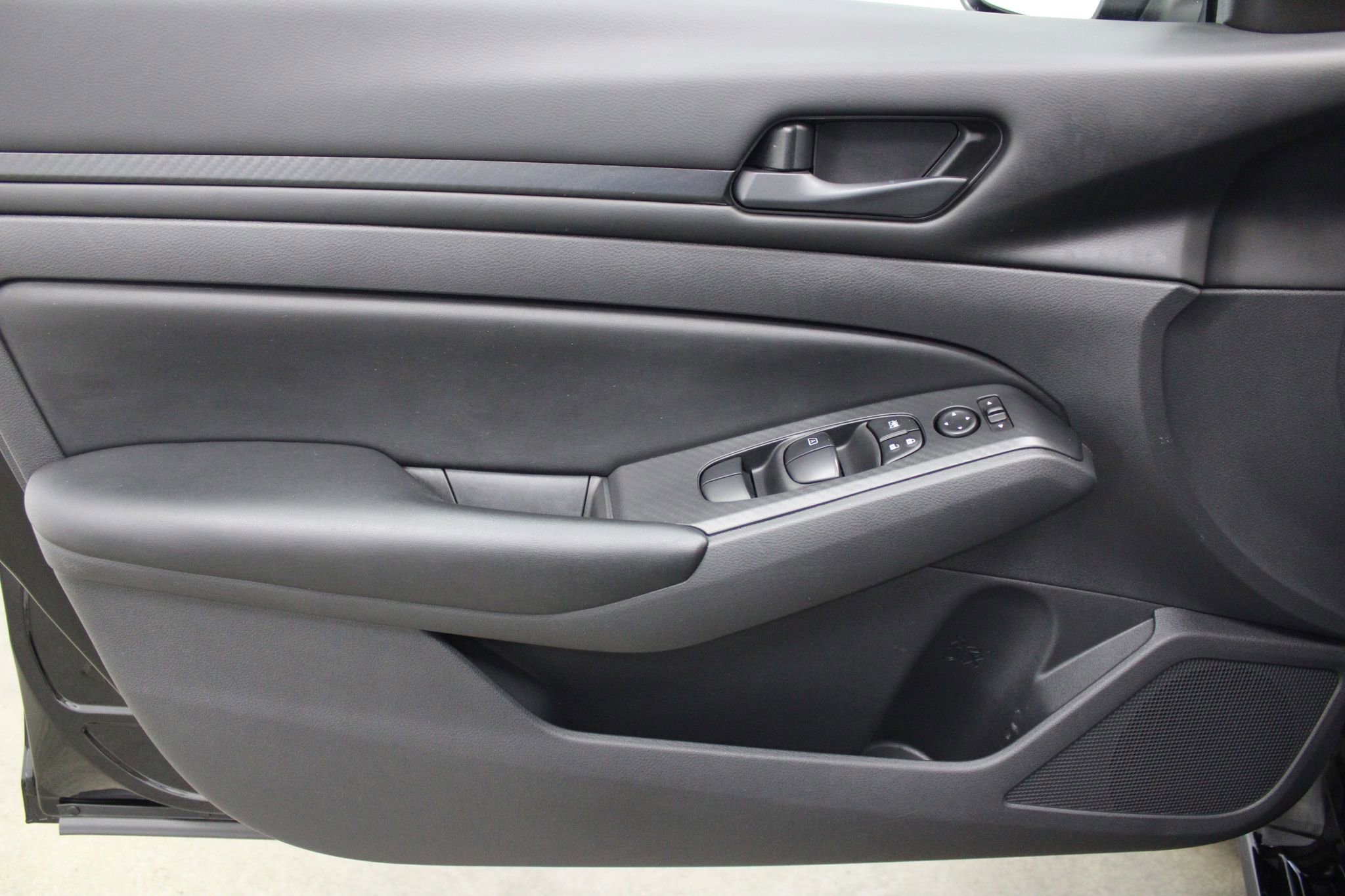 Used 2024 Nissan Altima 2.5 S image 11