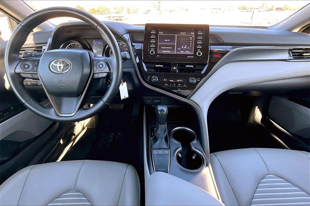Used 2024 Toyota Camry SE image 13