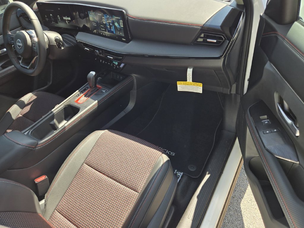 New 2026 Nissan Kicks SR w/ SR Premium Package FWD image 7