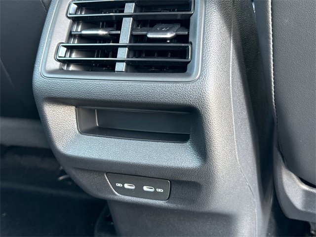 New 2026 Volkswagen Tiguan SE R-Line image 28