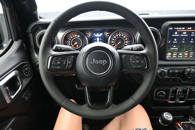 Used 2023 Jeep Gladiator Sport AWD/4WD image 22