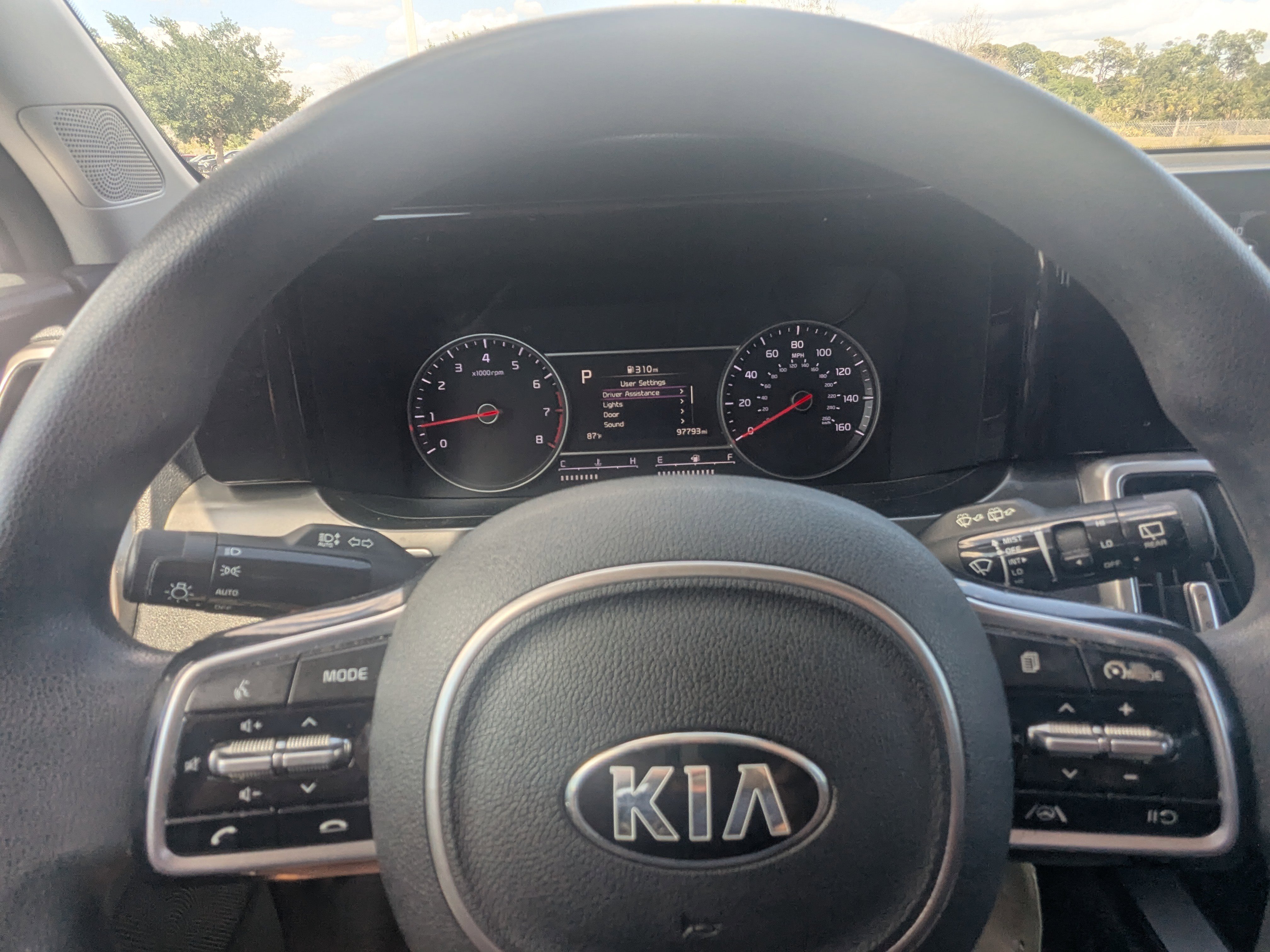 Used 2021 Kia Sorento LX AWD/4WD image 32