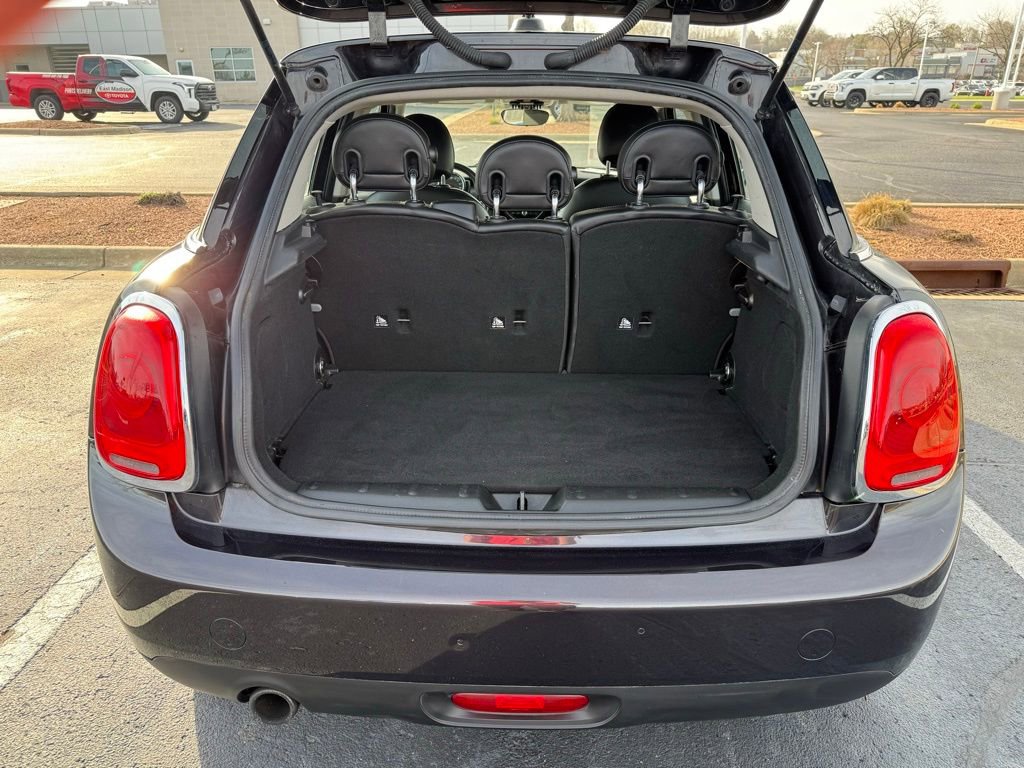 Used 2015 MINI Cooper 4-Door Hardtop image 11