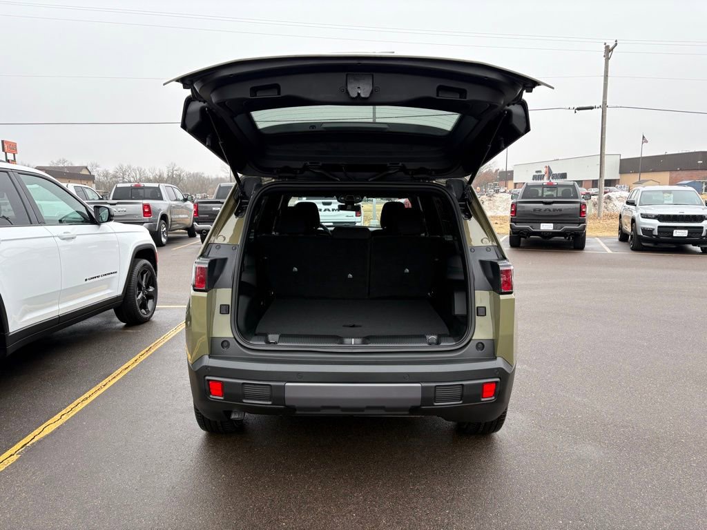 New 2026 Jeep Cherokee Laredo image 6