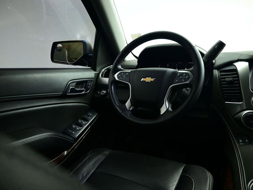 Used 2020 Chevrolet Suburban LT image 12