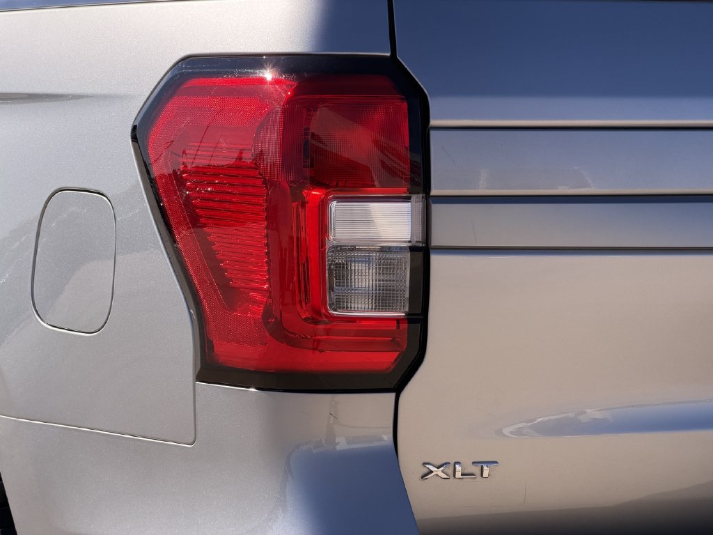 Used 2024 Ford Expedition XLT RWD image 10