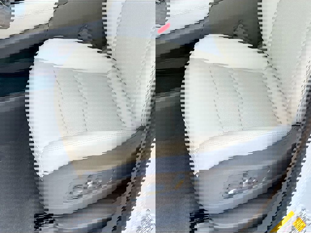 New 2026 Cadillac XT5 Premium Luxury w/ Driver Assist Package AWD/4WD image 13