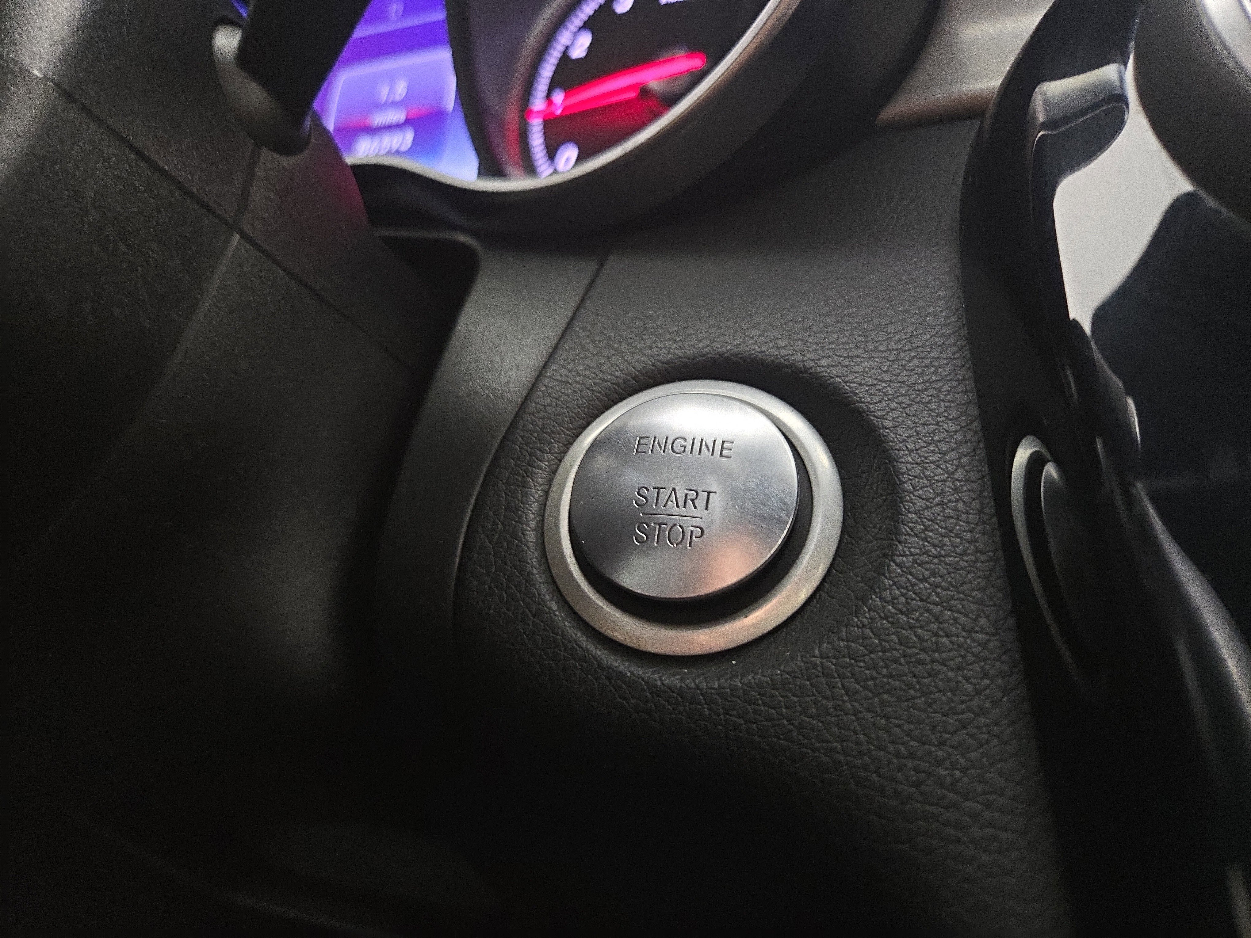 Used 2017 Mercedes-Benz GLC 300 4MATIC image 24