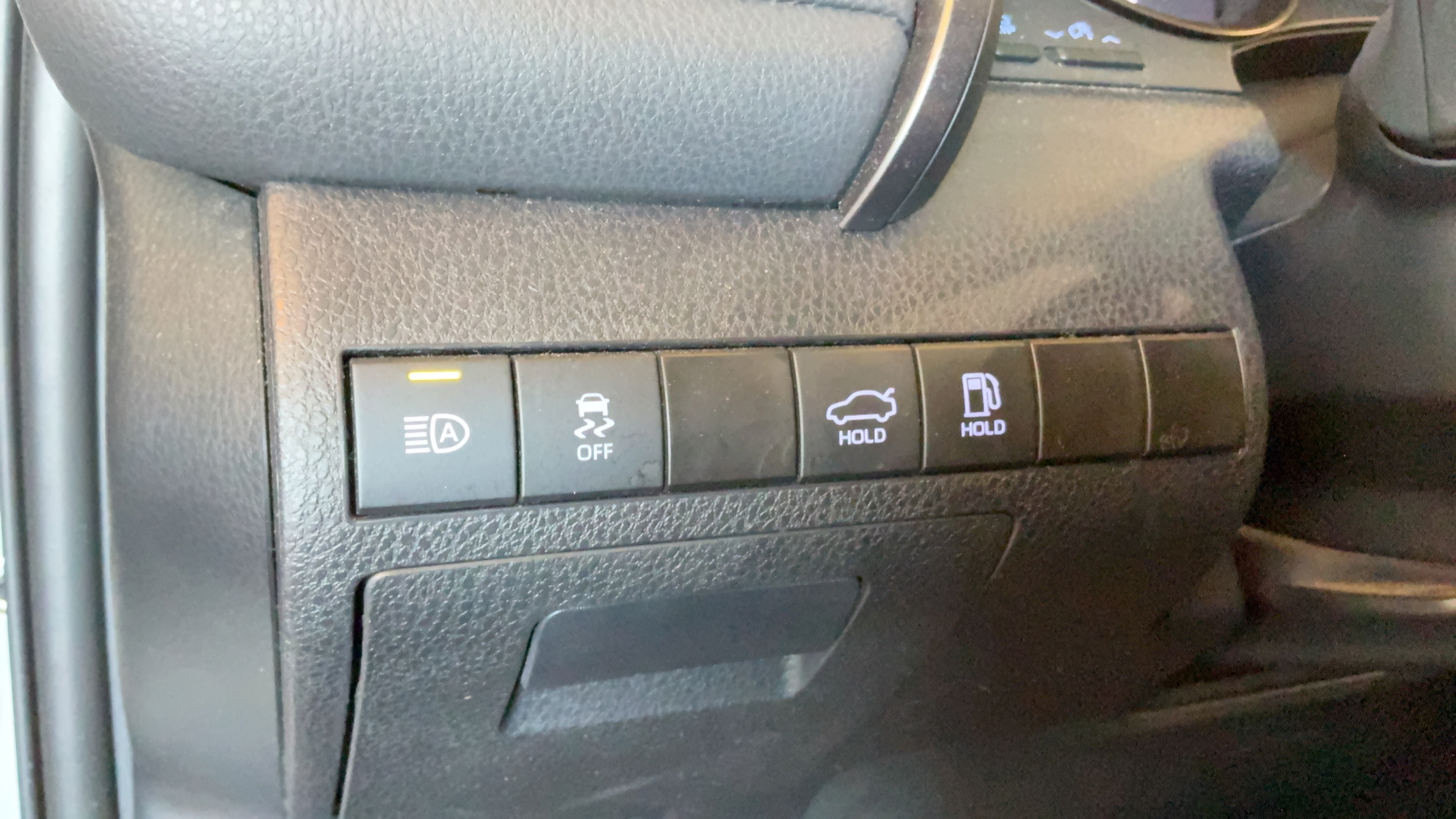 Used 2022 Toyota Camry SE w/ Audio Upgrade Package FWD image 16