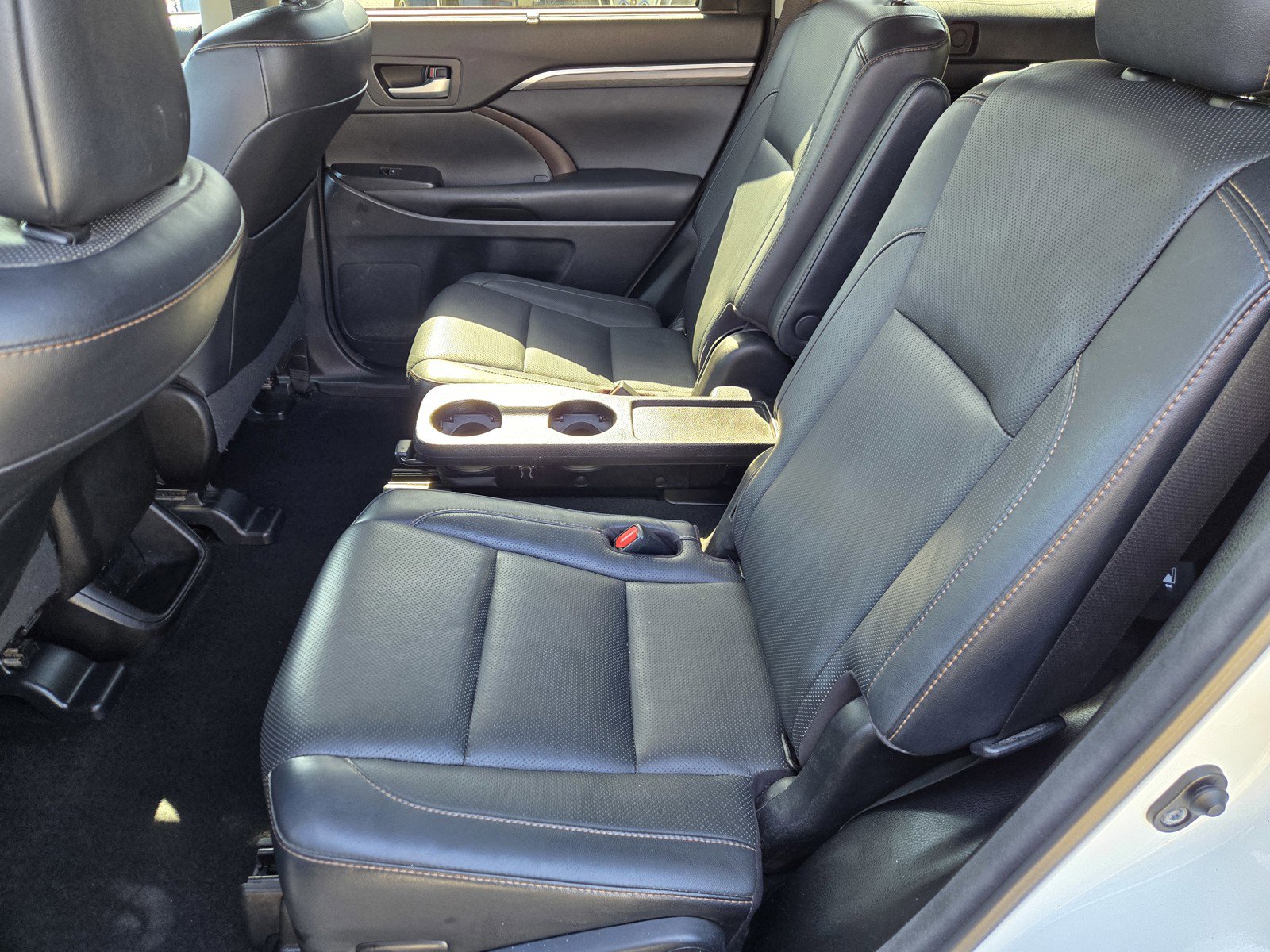 Used 2017 Toyota Highlander Limited Platinum w/ Carpet Mat Package image 12