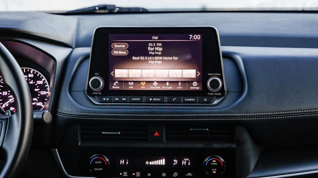 Used 2024 Nissan Rogue SV image 15