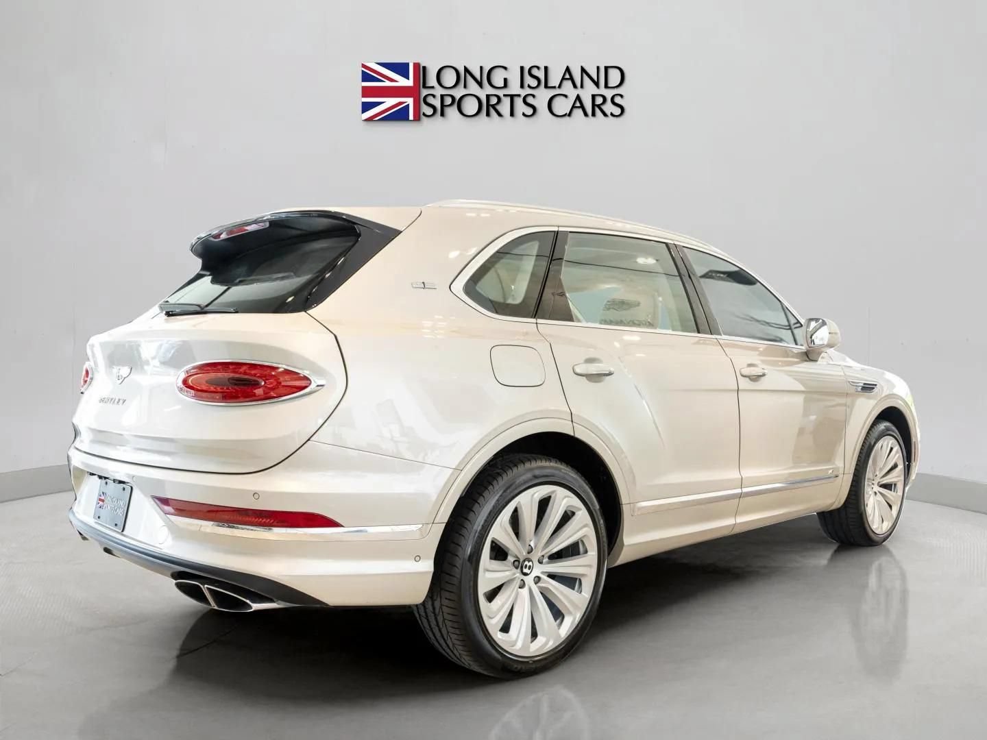 Used 2022 Bentley Bentayga AWD/4WD image 6