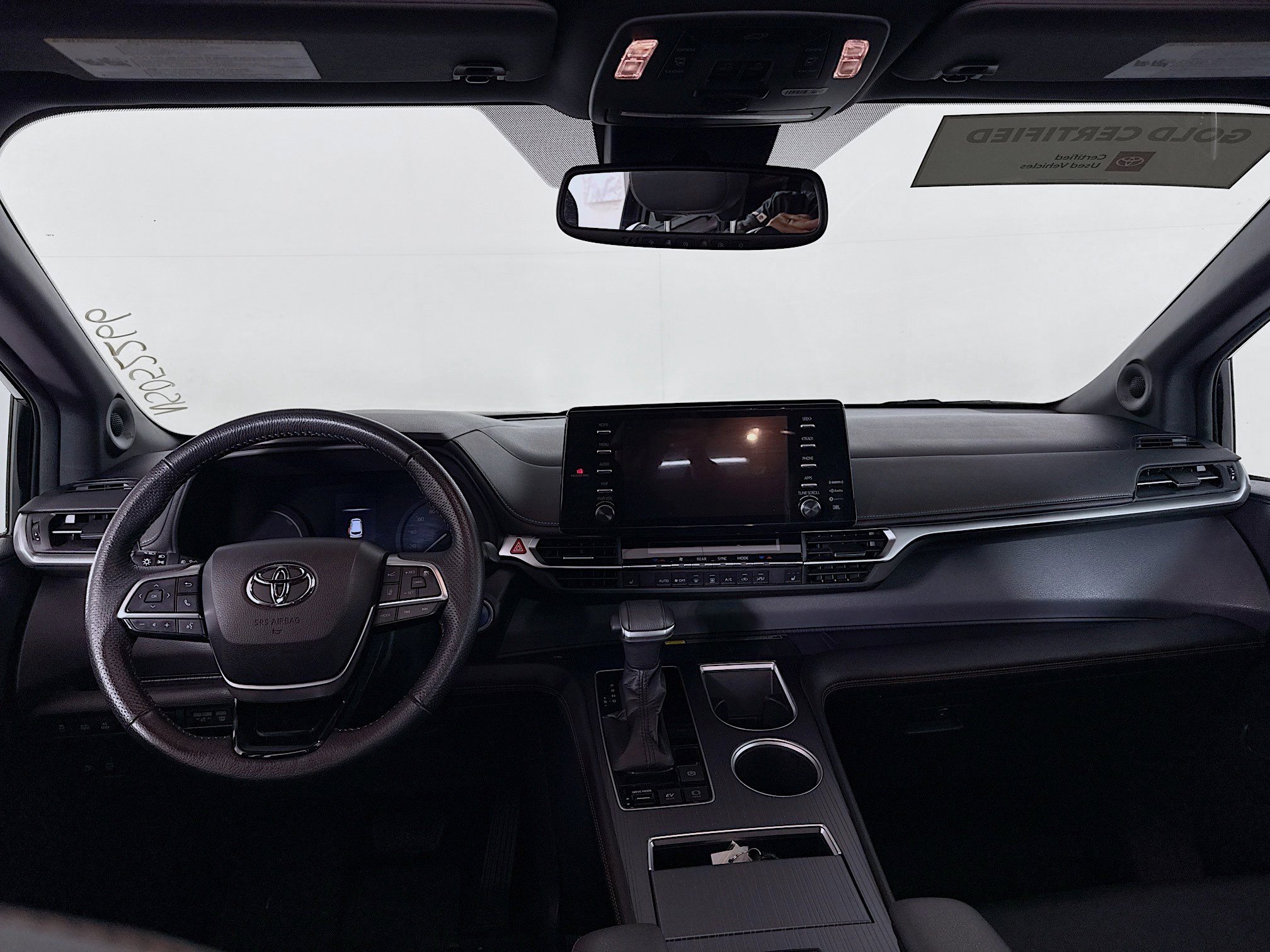Certified 2022 Toyota Sienna XSE image 24