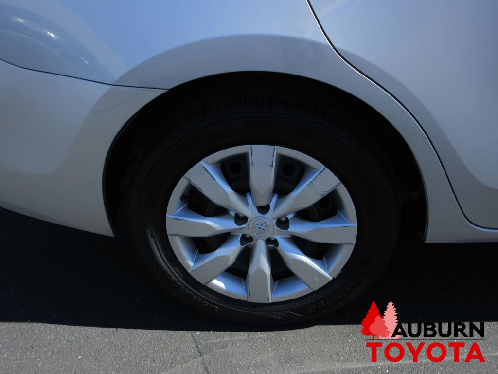Used 2014 Toyota Corolla LE image 3