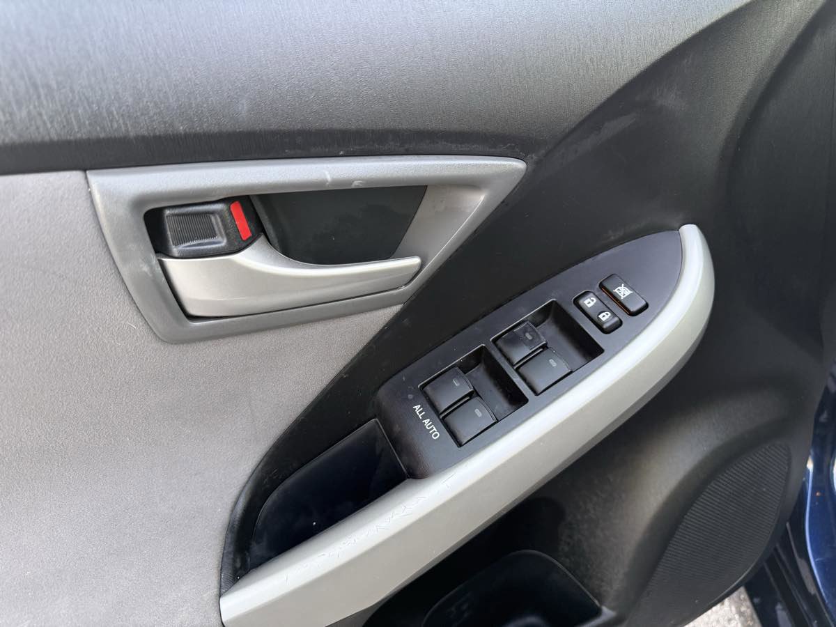 Used 2015 Toyota Prius Two image 21