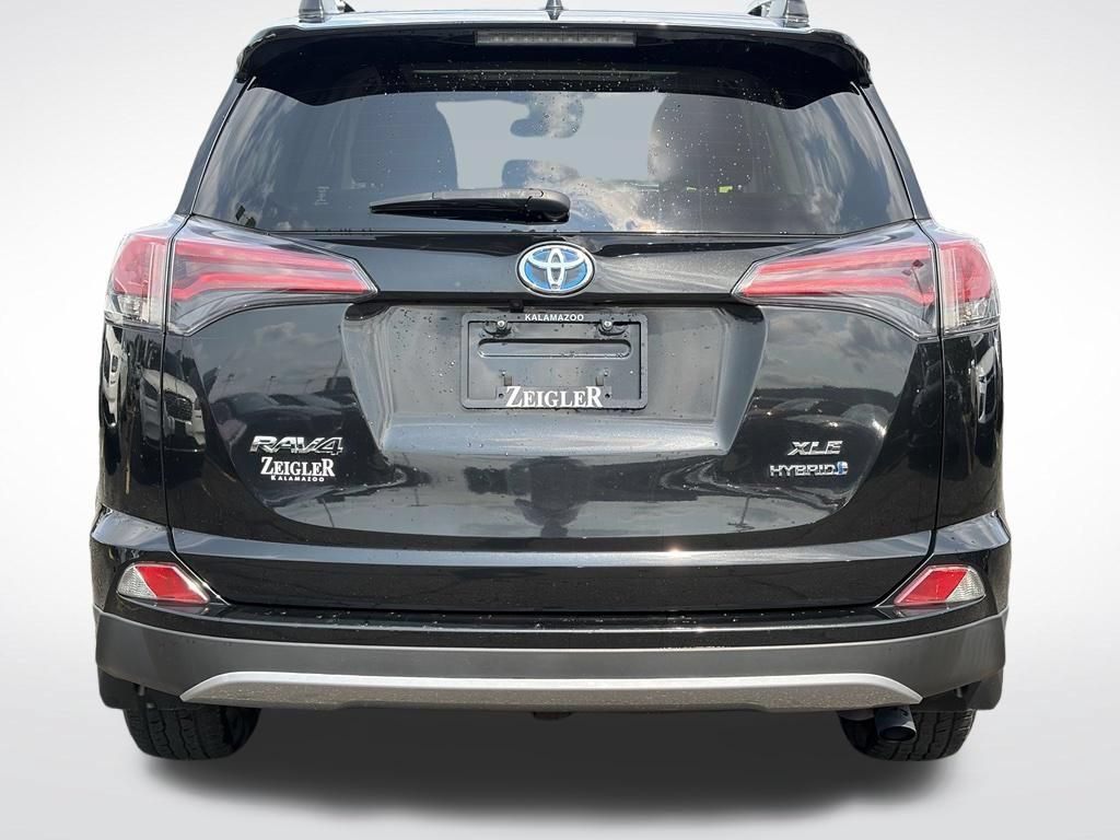 Used 2018 Toyota RAV4 XLE w/ Protection Package AWD/4WD image 8