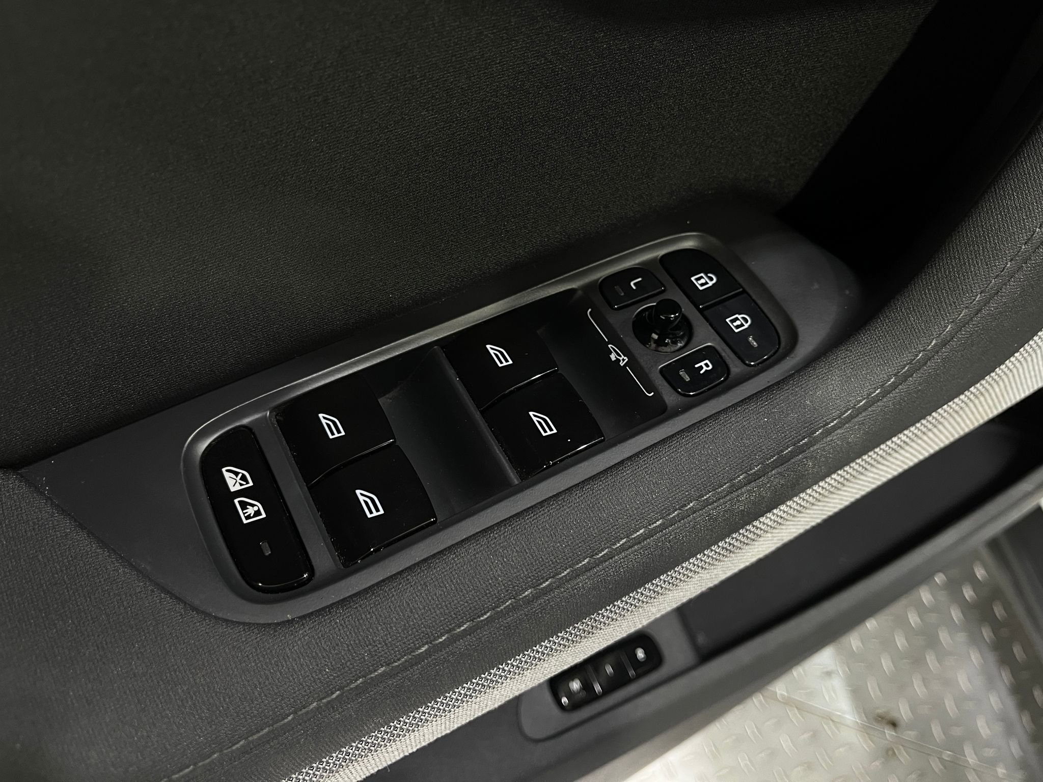 Used 2022 Polestar Polestar 2 w/ Pilot Package image 16