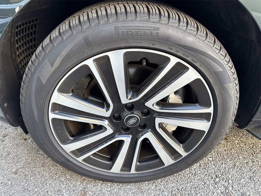 Certified 2023 Land Rover Range Rover SE image 12