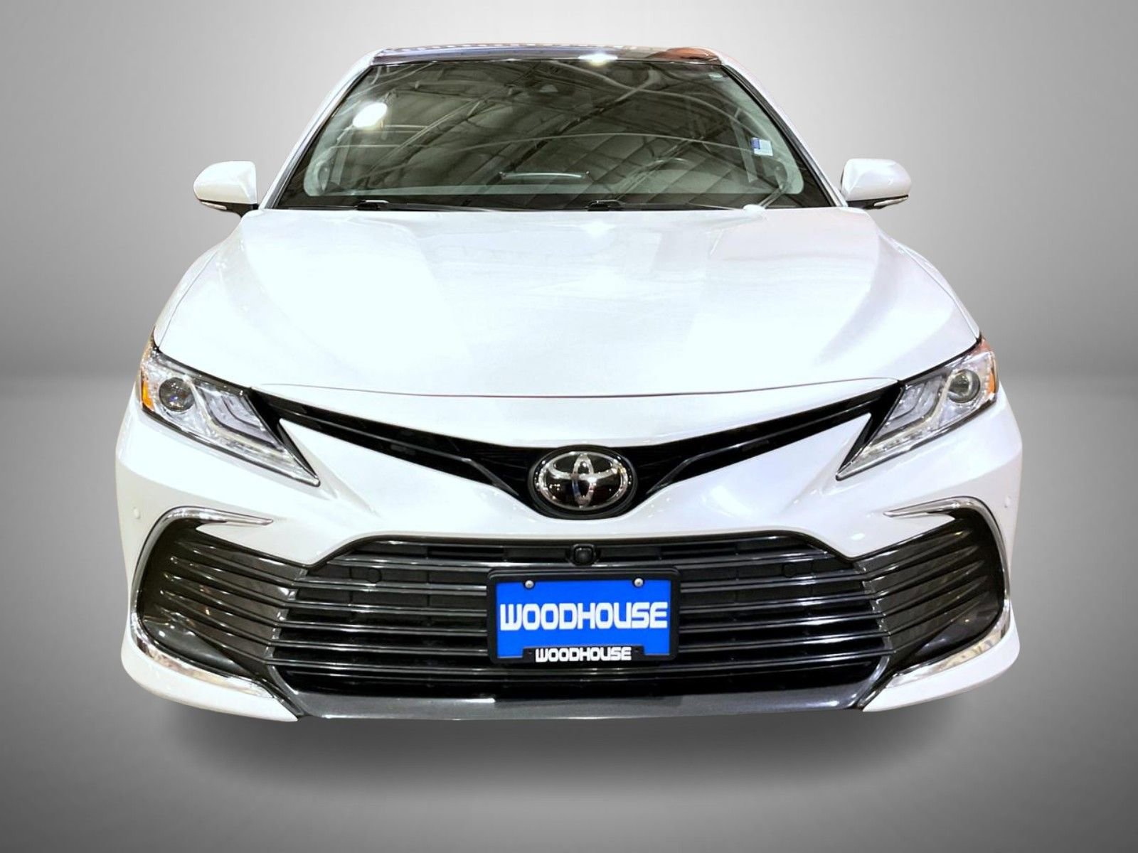 Used 2023 Toyota Camry XLE w/ Navigation Package image 2