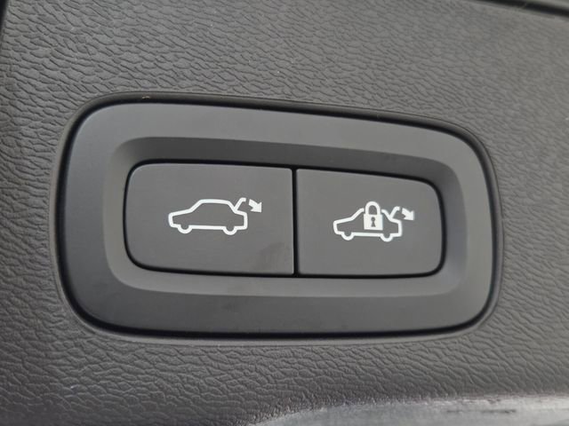 Certified 2025 Volvo XC60 B5 Plus image 20