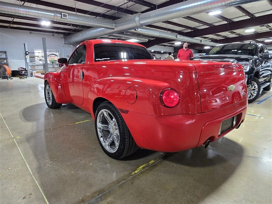 Used 2004 Chevrolet SSR w/ Preferred Equipment Group image 3