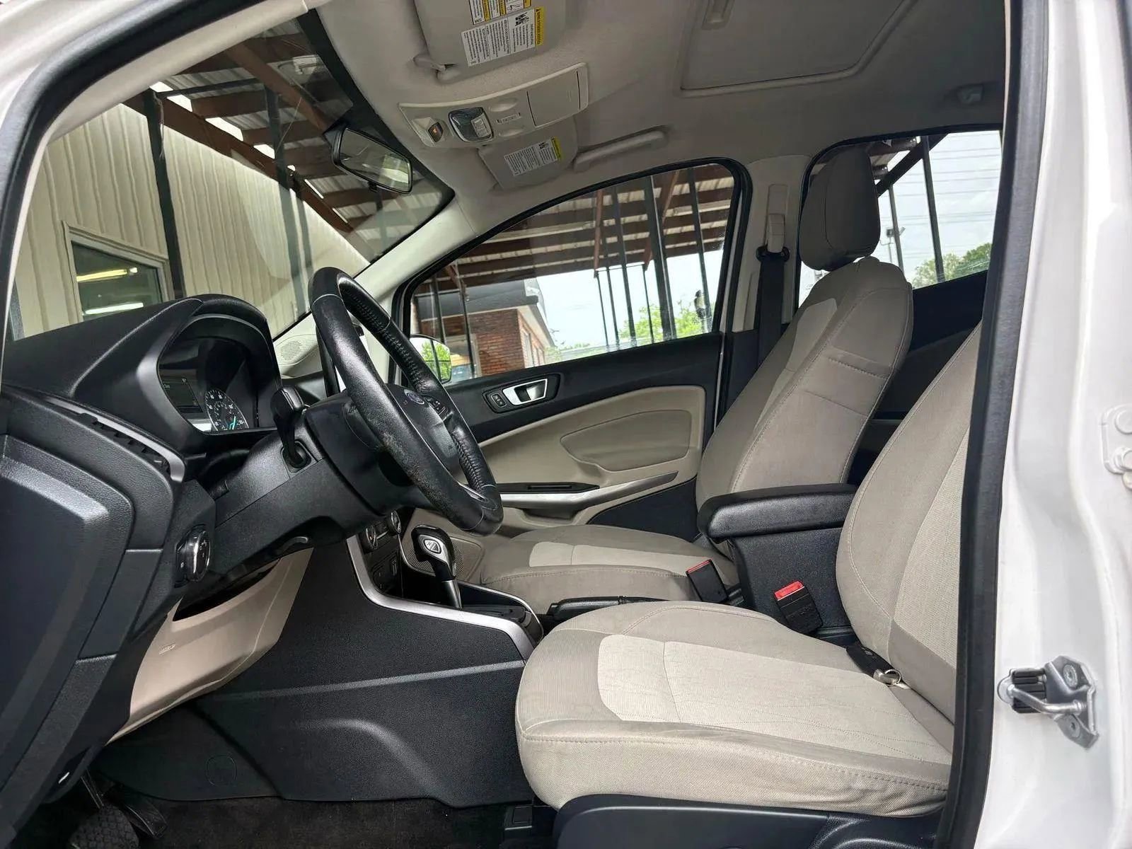 Used 2018 Ford EcoSport SE w/ SE Convenience Package image 13