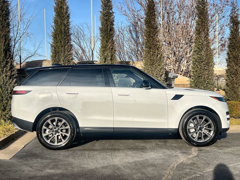 Used 2026 Land Rover Range Rover Sport SE AWD/4WD image 6
