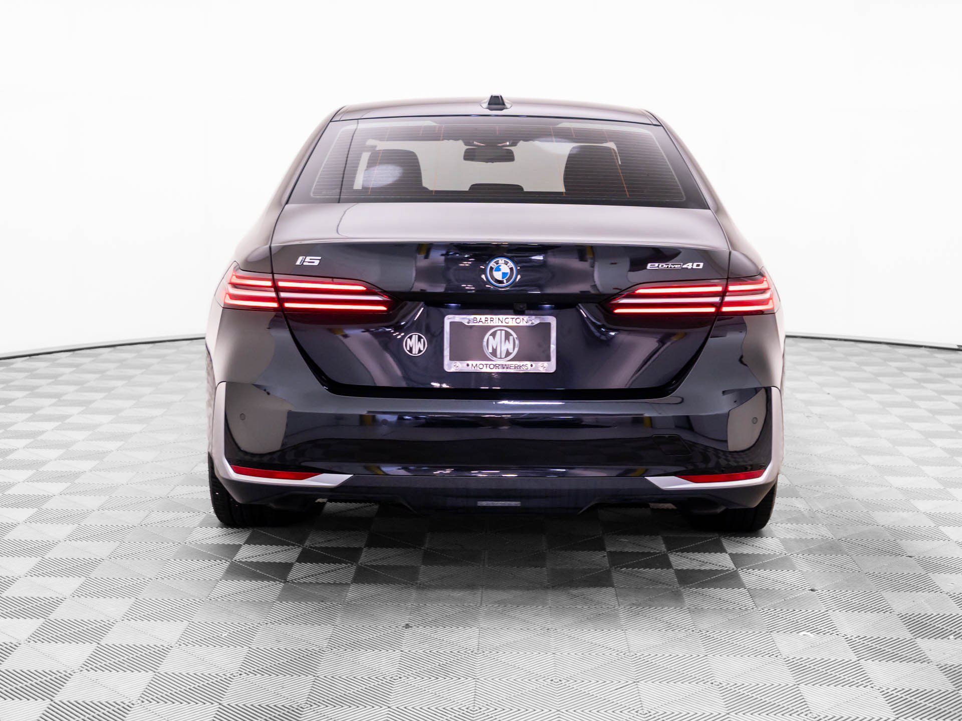 Certified 2024 BMW i5 eDrive40i w/ Premium Package RWD image 4