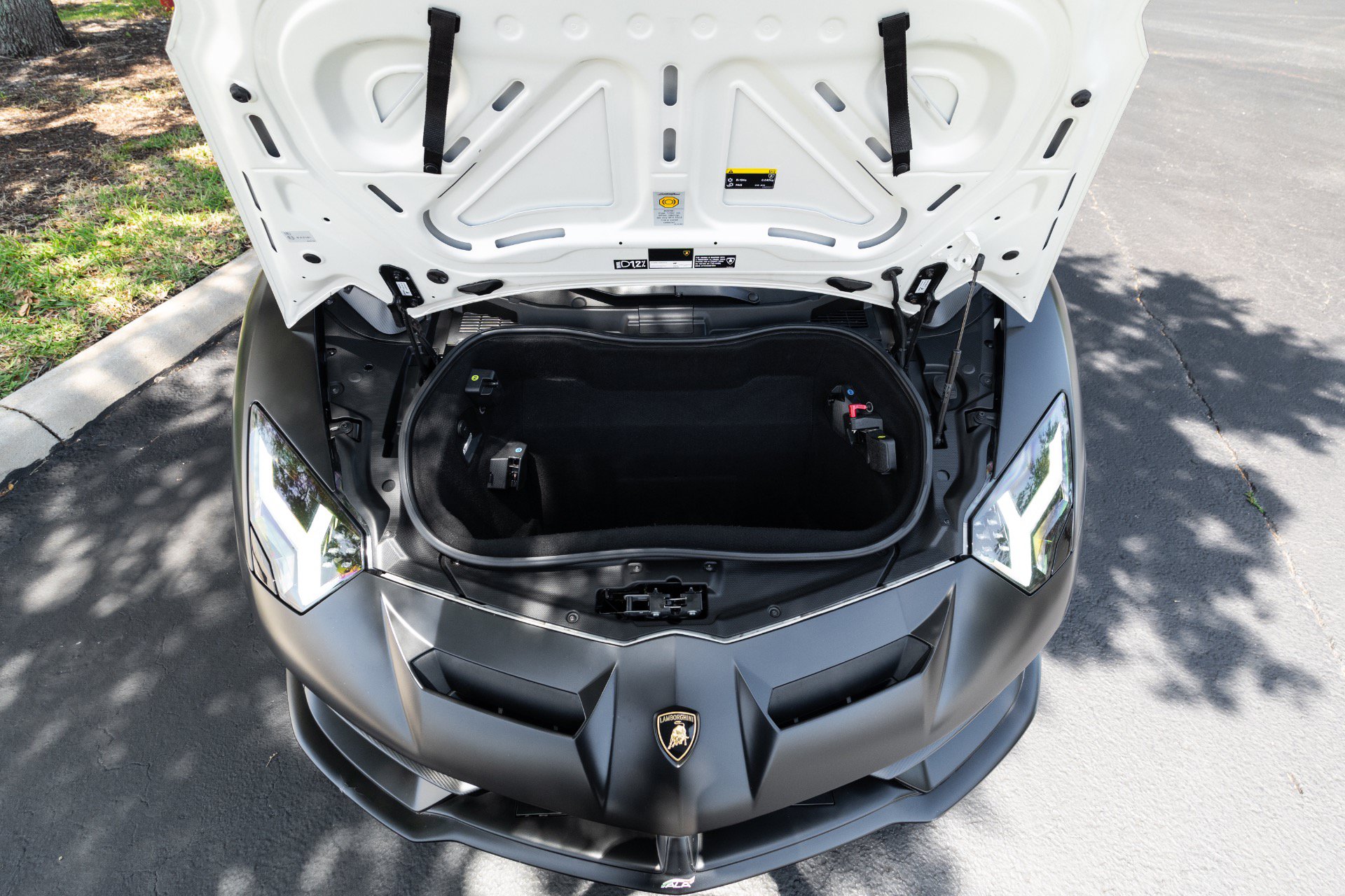 Used 2020 Lamborghini Aventador SVJ AWD/4WD image 96