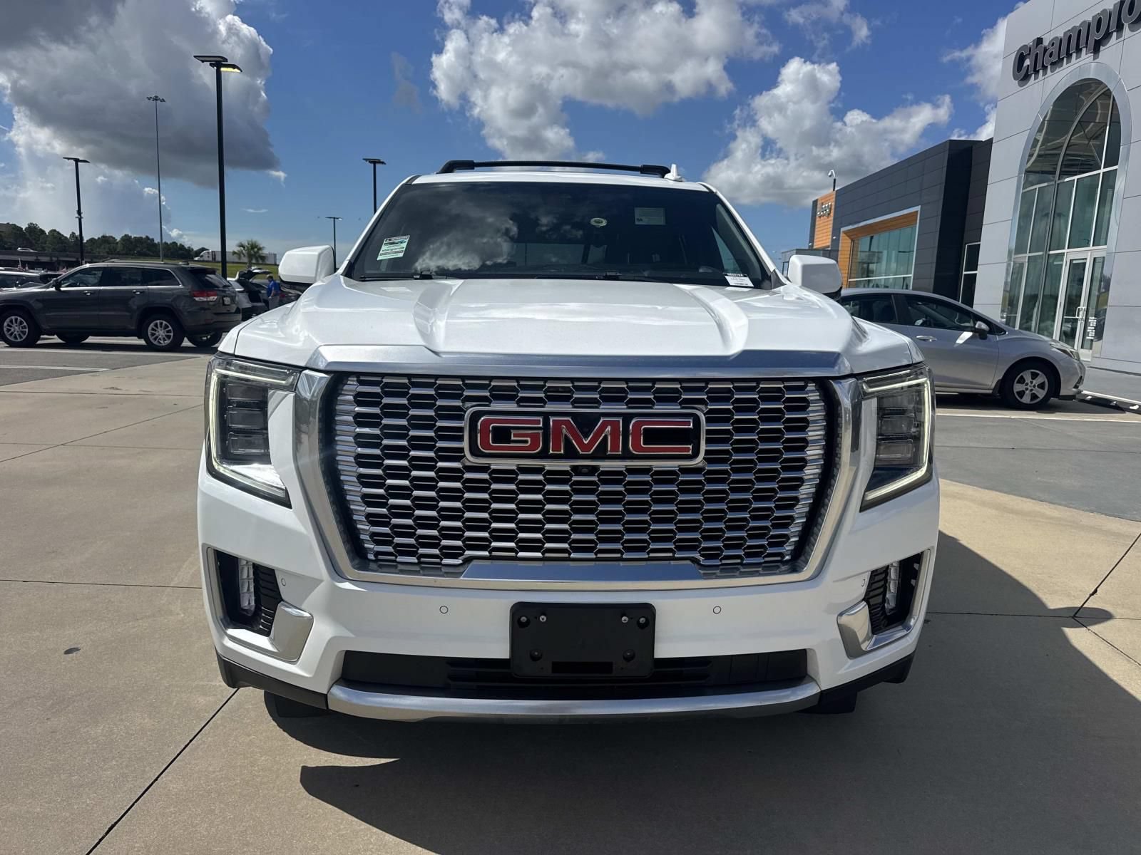 Used 2023 GMC Yukon Denali w/ Max Trailering Package AWD/4WD image 2