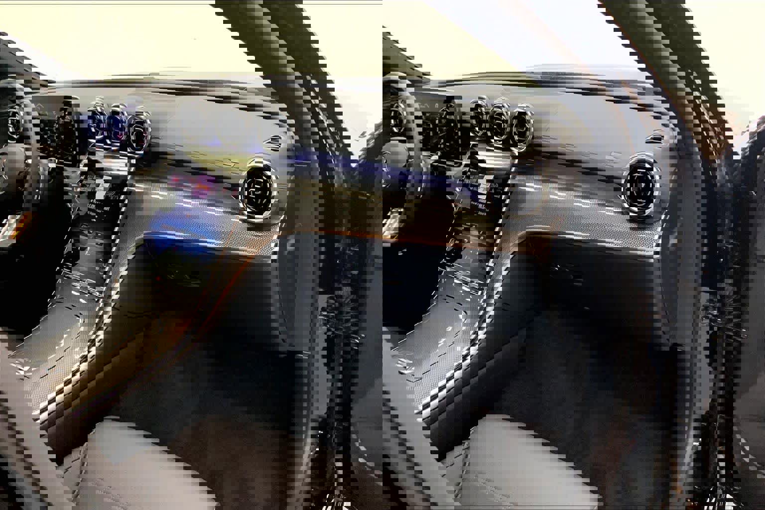 Used 2025 Mercedes-Benz C 300 Sedan image 26