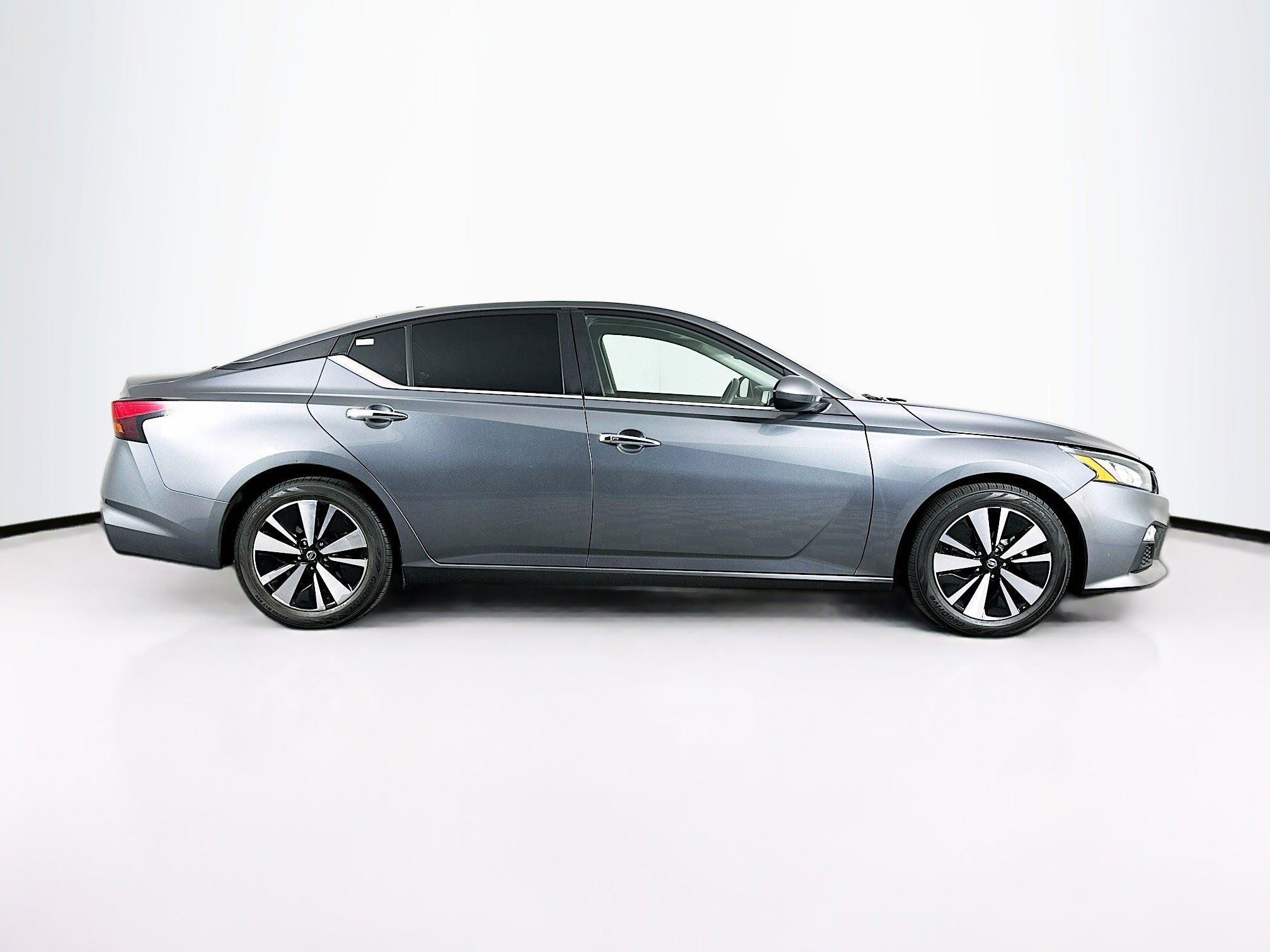 Used 2021 Nissan Altima 2.5 SV image 10