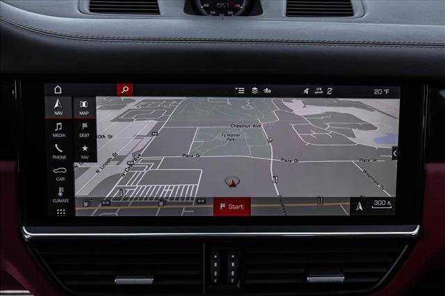 Used 2020 Porsche Cayenne Turbo image 17