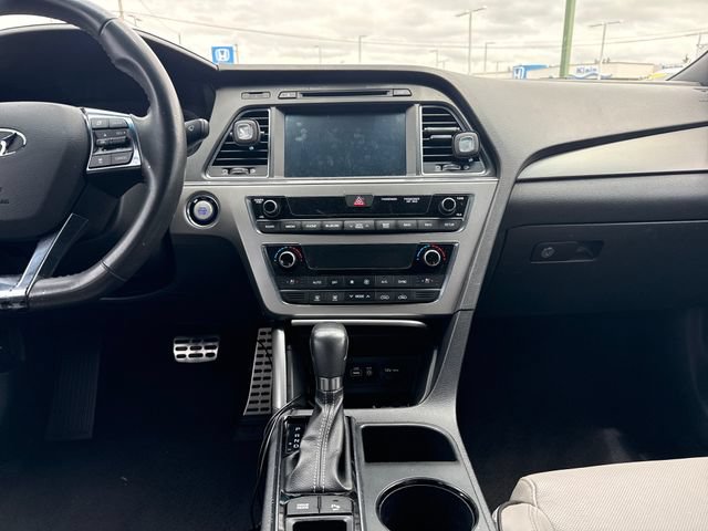 Used 2017 Hyundai Sonata Limited 2.0T FWD image 19