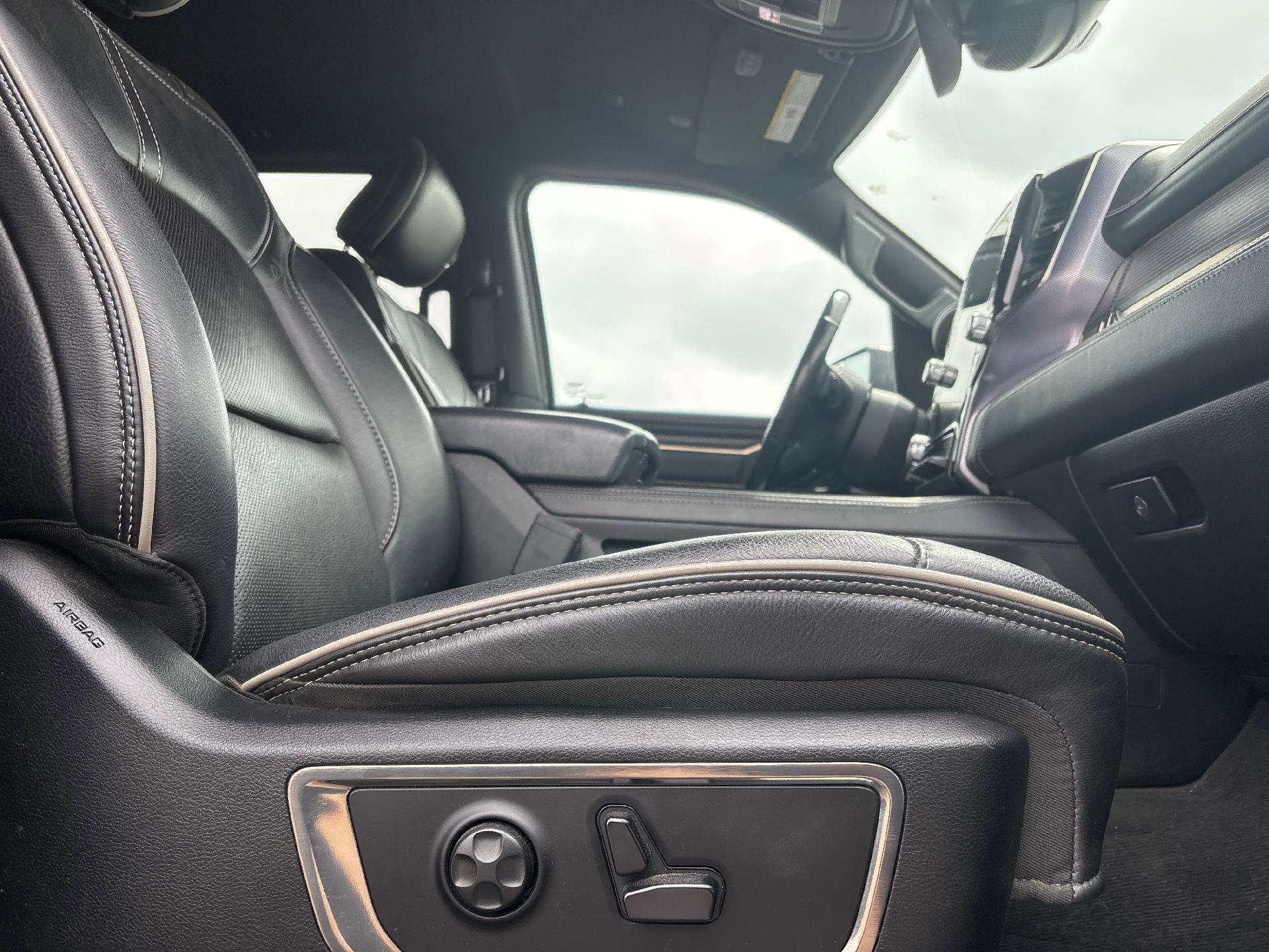 Used 2020 RAM 1500 Limited image 29