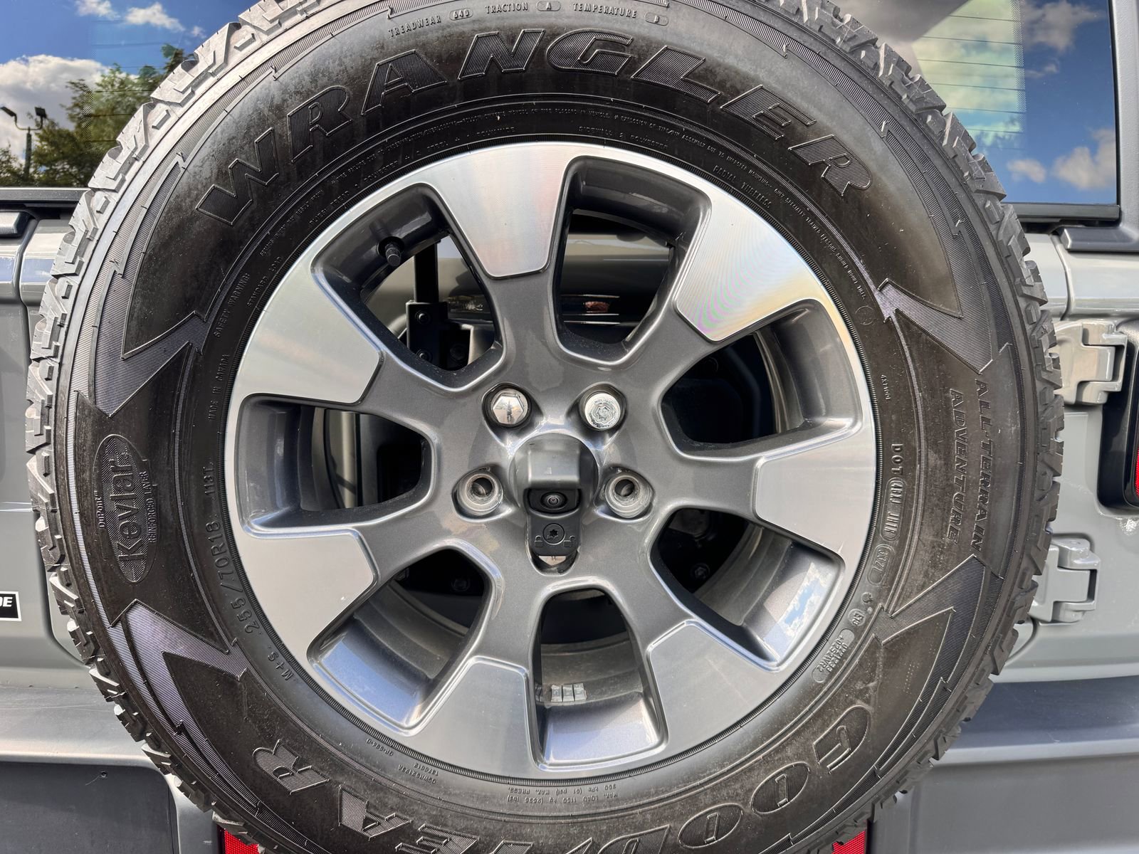 Used 2021 Jeep Wrangler Unlimited Sahara image 30