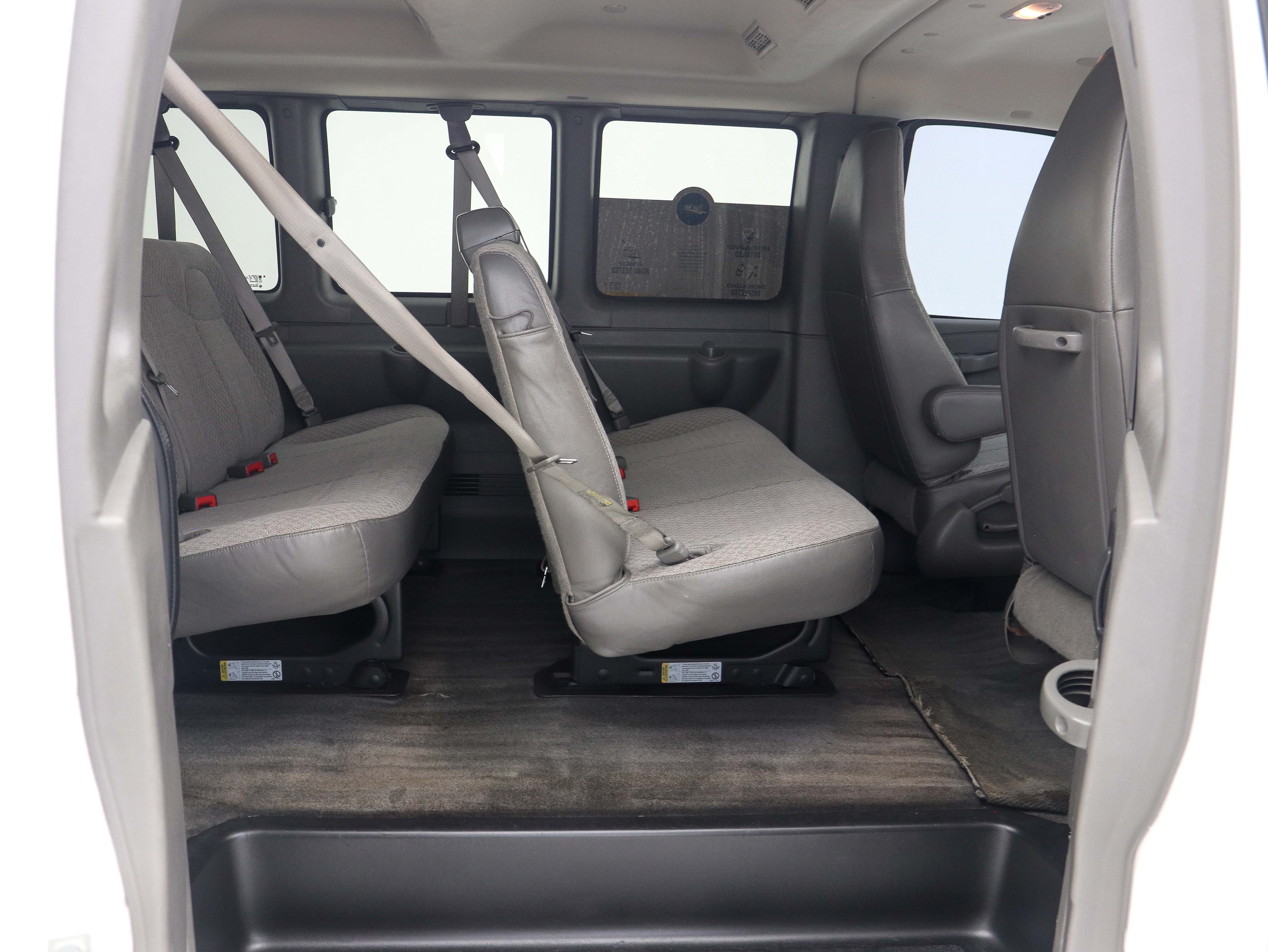 Used 2016 Chevrolet Express 3500 LT w/ LT Preferred Equipment Group RWD image 13