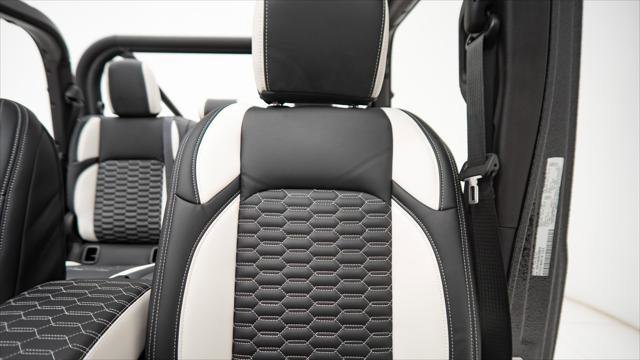 Used 2025 Jeep Gladiator Sport image 44